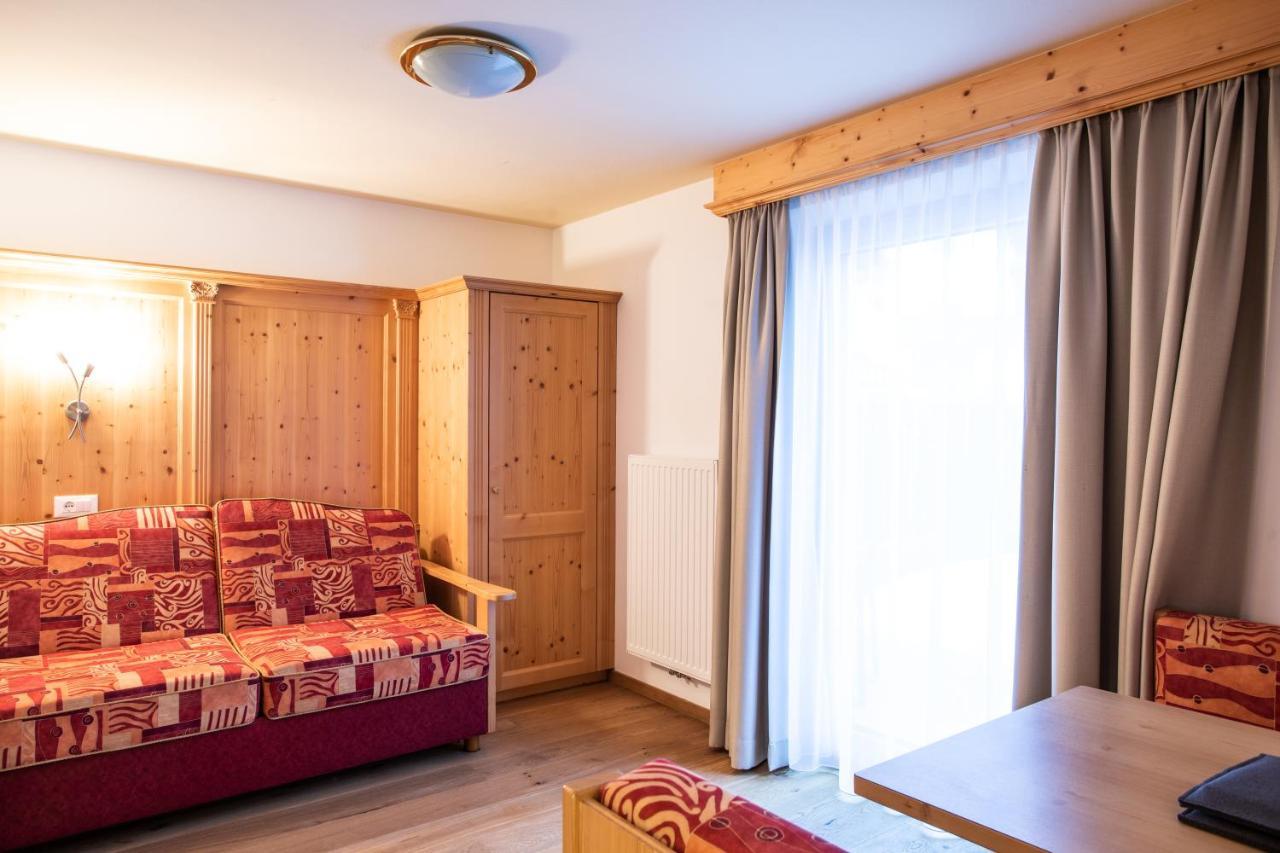 Aktiv- Und Wellnesshotel Traube- Post Curon Venosta Εξωτερικό φωτογραφία